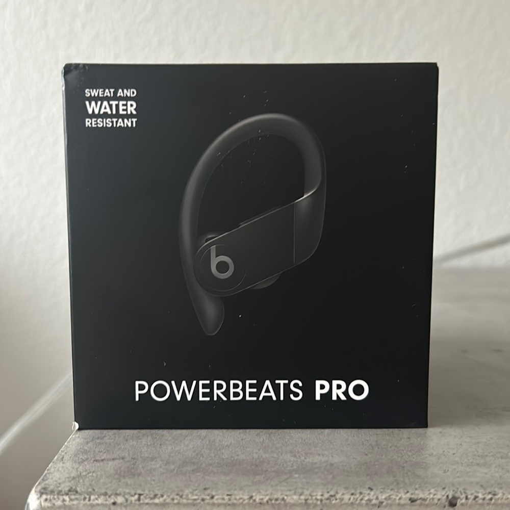 Beats by Dre: Powerbeats Pro Earbuds